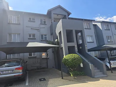 2 Bedroom Apartment To Rent in Johannesburg - pELL.webp