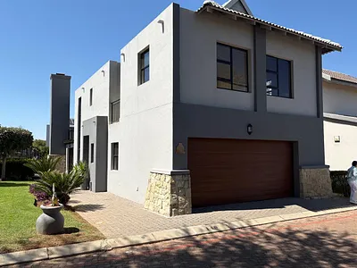 4 Bedroom House For Sale in Hartbeespoort - 93DW.webp