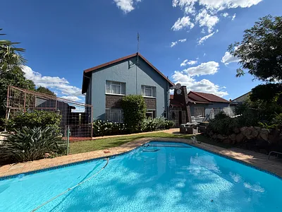 5 Bedroom House For Sale in Johannesburg - 4uX7.webp