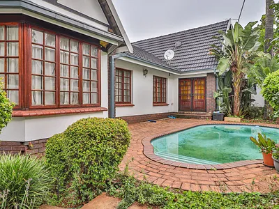 5 Bedroom Townhouse For Sale in Bedfordview - 2fhg.webp