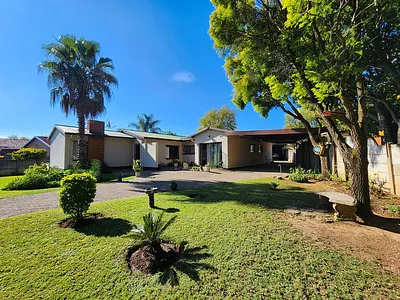 4 Bedroom House For Sale in Newcastle - img