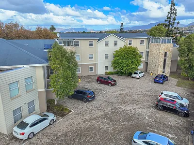 2 Bedroom Apartment To Rent in Cape Town - img