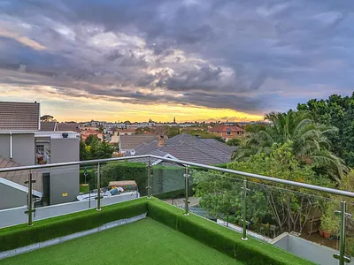 4 Bedroom House For Sale in Somerset West - b3vX.webp