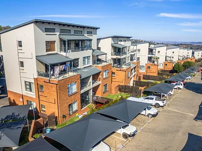 3 Bedroom Townhouse For Sale in Johannesburg - img