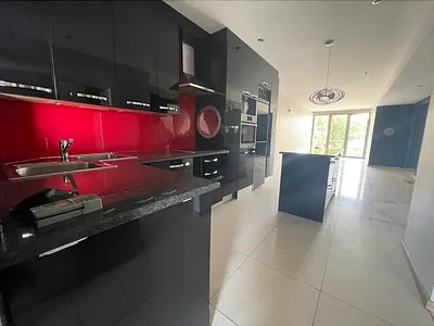 2 Bedroom Apartment For Sale in Sandton - 5fZ7.webp
