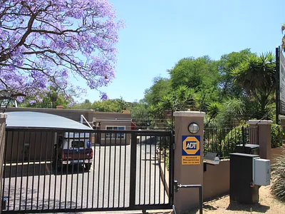 1 Bedroom House For Sale in Sandton - img
