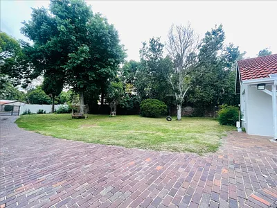 4 Bedroom House To Rent in Sandton - img