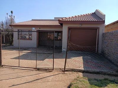 2 Bedroom House For Sale in Benoni - BpJG.webp