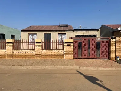 4 Bedroom House For Sale in Alberton - Gu4t.webp