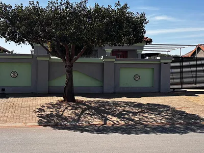 3 Bedroom House For Sale in Boksburg - PO6f.webp