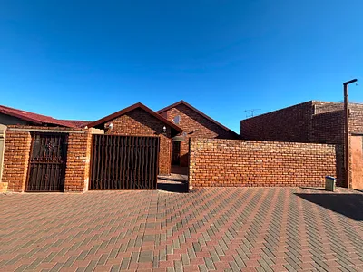 3 Bedroom House For Sale in Boksburg - rfeo.webp