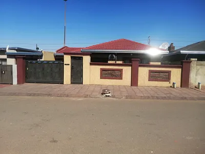 4 Bedroom House For Sale in Katlehong - pbIi.webp