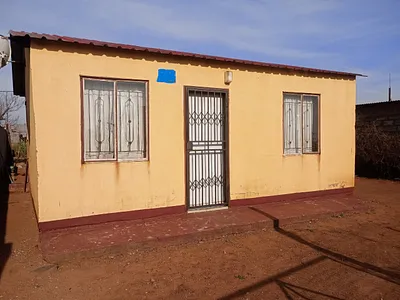 2 Bedroom House For Sale in Katlehong - BwGX.webp