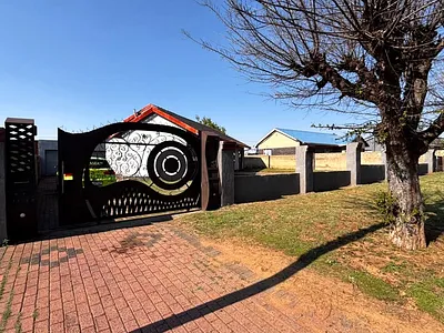 4 Bedroom House For Sale in Nigel - uP34.webp