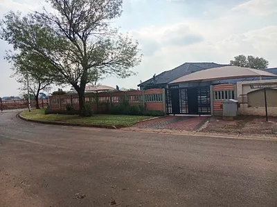 13 Bedroom House For Sale in Germiston - hbIa.webp