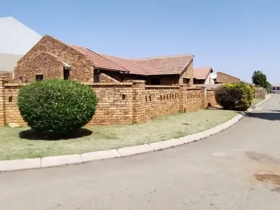 3 Bedroom House For Sale in Katlehong - Nss5.webp