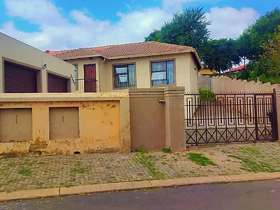 4 Bedroom House For Sale in Midrand - m9y7.webp