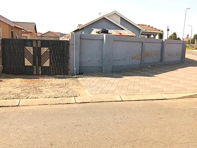 2 Bedroom House For Sale in Boksburg - V2kj.webp