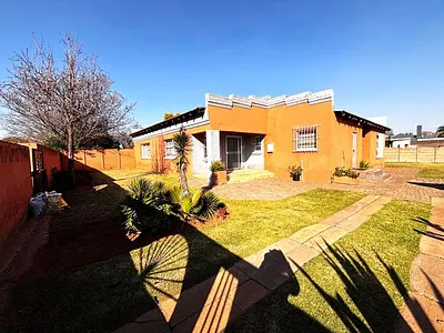 3 Bedroom House For Sale in Germiston - vYiC.webp