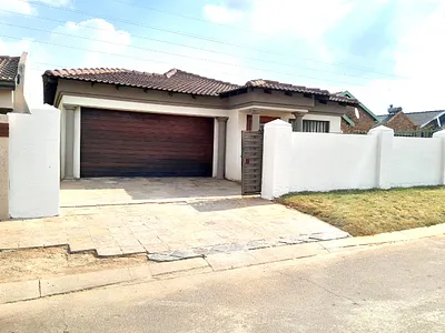 3 Bedroom House For Sale in Benoni - img