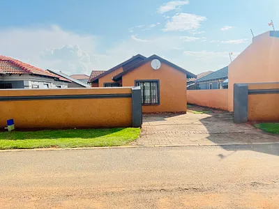 3 Bedroom House For Sale in Boksburg - DuX6.webp