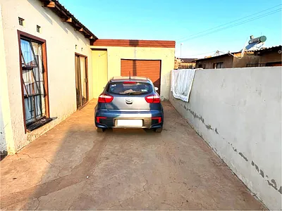 2 Bedroom House For Sale in Germiston - img