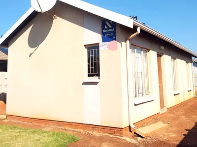 2 Bedroom House For Sale in Alberton - u278.webp