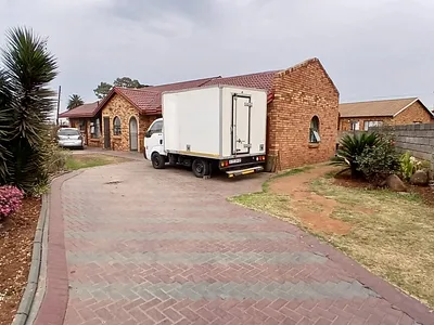 3 Bedroom House For Sale in Boksburg - YuPf.webp