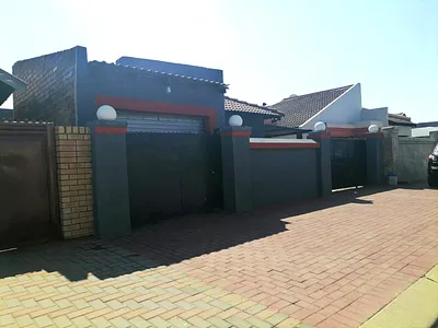 3 Bedroom House For Sale in Katlehong - rqNn.webp