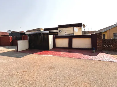 2 Bedroom House For Sale in Tembisa - nQ2r.webp