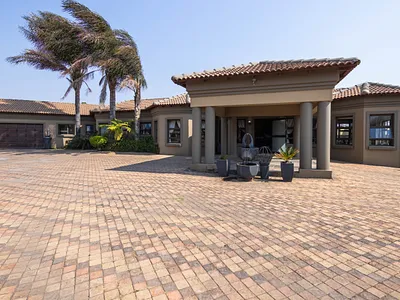 4 Bedroom House For Sale in Boksburg - 94mc.webp