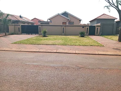 3 Bedroom House For Sale in Boksburg - zWBT.webp