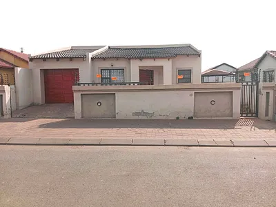 5 Bedroom House For Sale in Germiston - 1TLD.webp
