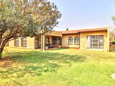 3 Bedroom House For Sale in Boksburg - obHv.webp