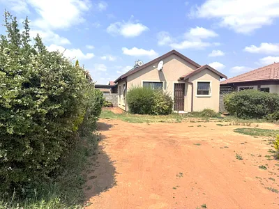 2 Bedroom House For Sale in Benoni - MQ4B.webp