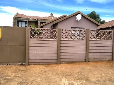 3 Bedroom House For Sale in Clayville, Midrand - gyfH.webp
