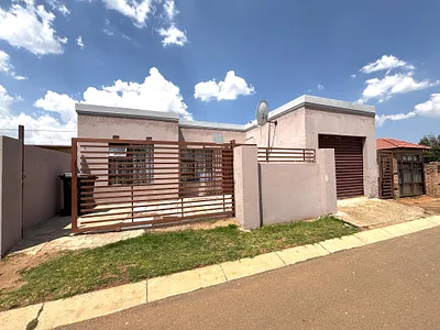 4 Bedroom House For Sale in Brakpan - Mlxw.webp