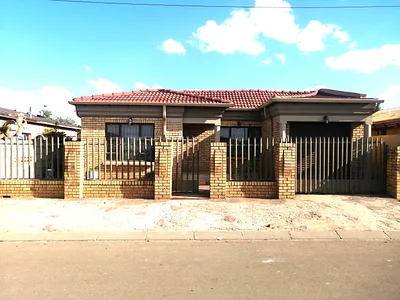 6 Bedroom House For Sale in Katlehong - a13y.webp
