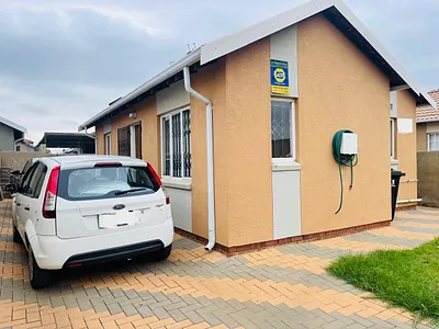 2 Bedroom House For Sale in Boksburg - Ahgh.webp