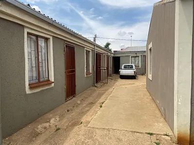 10 Bedroom House For Sale in Alberton - tawx.webp