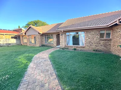 5 Bedroom House For Sale in Boksburg - img