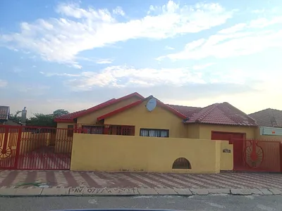 3 Bedroom House For Sale in Boksburg - UwgQ.webp