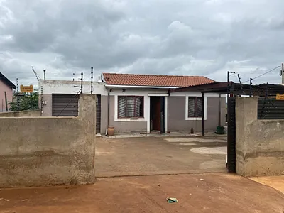 3 Bedroom House For Sale in Alberton - 4y7e.webp