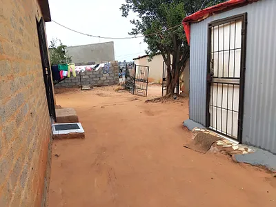 6 Bedroom House For Sale in Tembisa - MPKM.webp