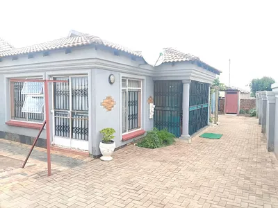 2 Bedroom House For Sale in Benoni - NXHc.webp