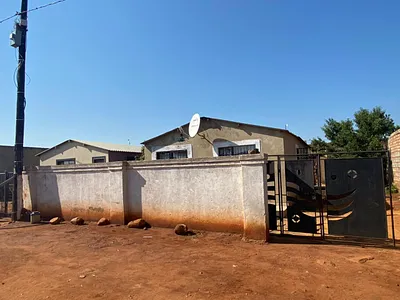 5 Bedroom House For Sale in Katlehong - img