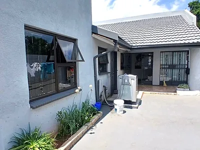 4 Bedroom House For Sale in Boksburg - 2JYa.webp