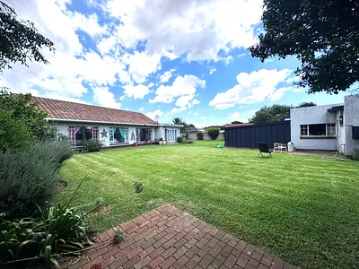 4 Bedroom House For Sale in Klippoortjie, Boksburg - C9Jg.webp