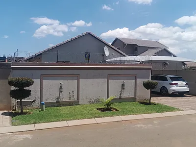 3 Bedroom House For Sale in Boksburg - zSS6.webp