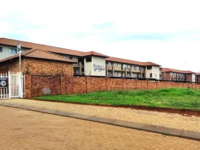 2 Bedroom Apartment For Sale in Boksburg - YFmy.webp